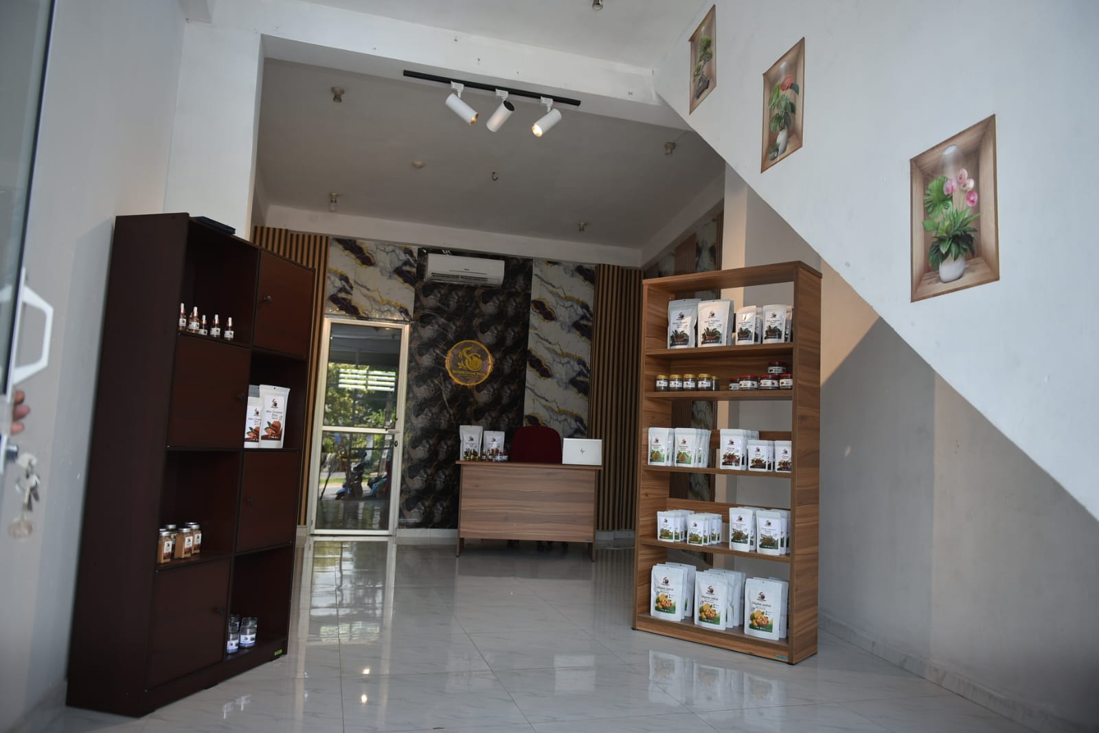 Sethuni Ceylon Spices Fresh Stock Display Rack